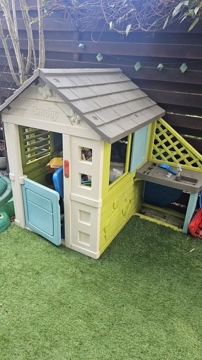 Vand casuta si tobogan Smoby