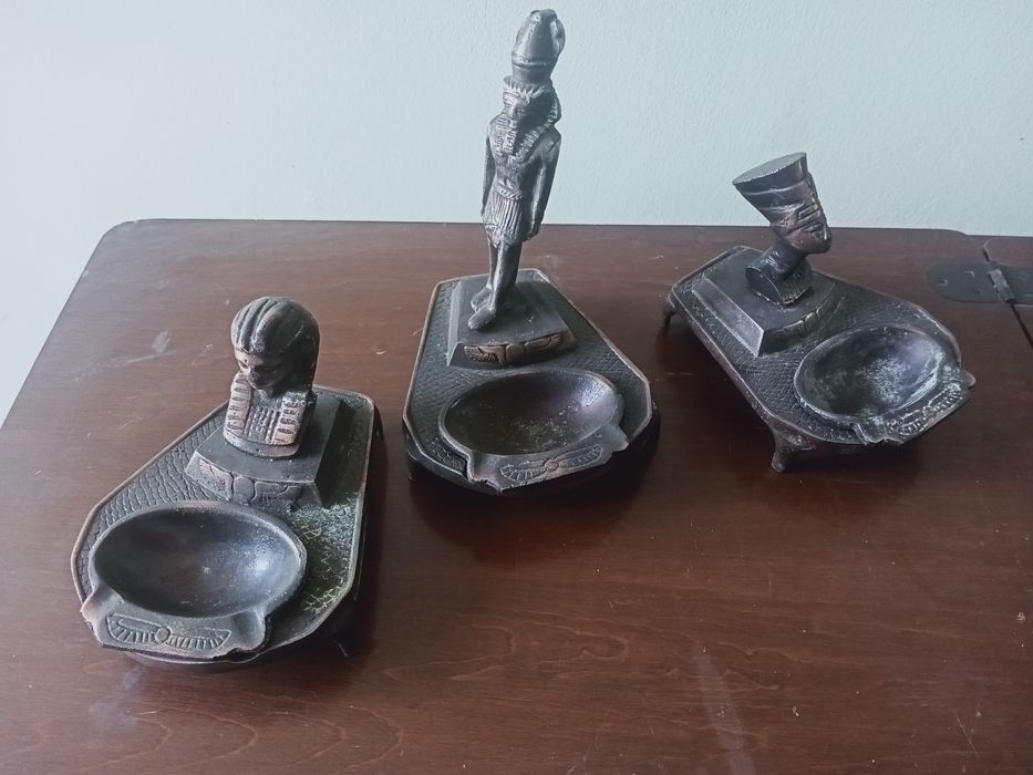 Продавам пепелници