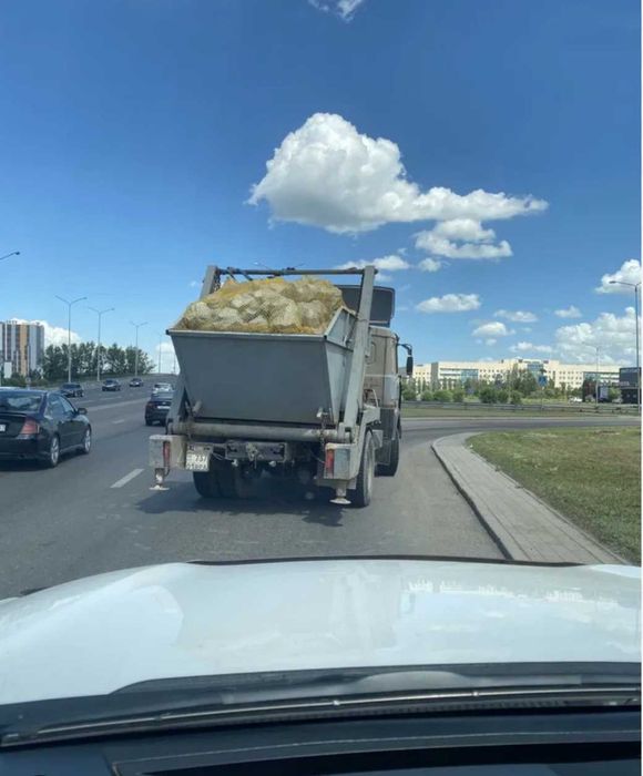 Вывоз мусора, контейнер в бункерах!