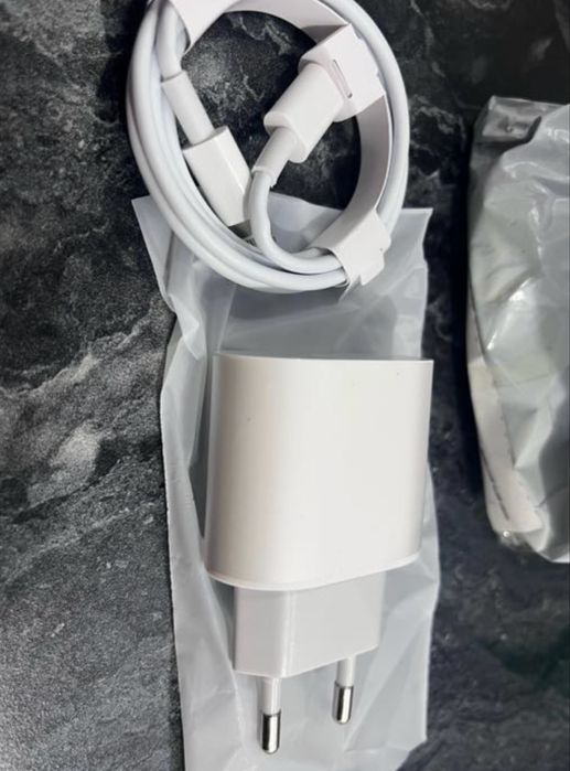 Айфон зарядка, лайтинг