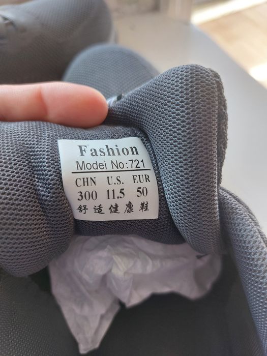 Продам мужские кроссовки