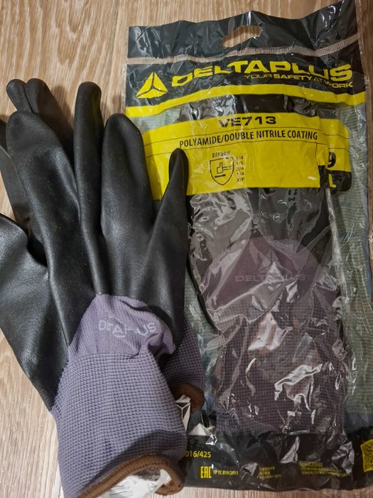 Перчатки "Deltaplus"с полиамидным покрытием