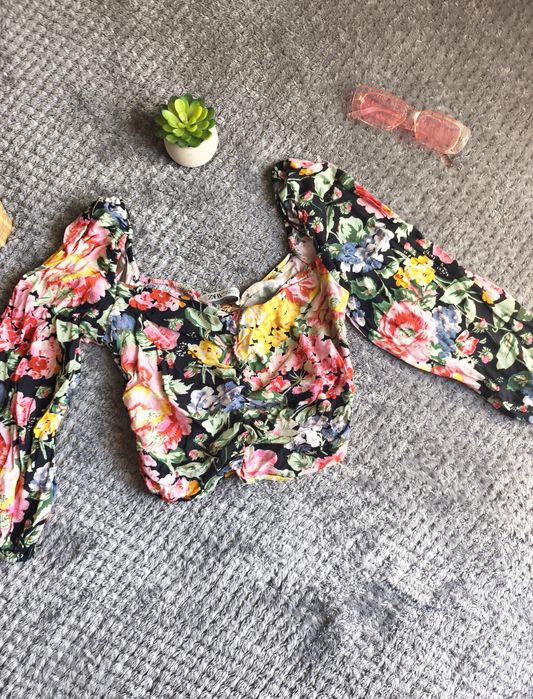 Top Zara cu umerii goi XS  34