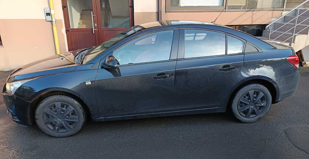Chevrolet Cruze LS 1.6 benzină – 124 CP – 2011 – Stare excelentă