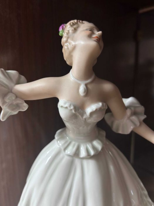 Продам статуэтку антикварную