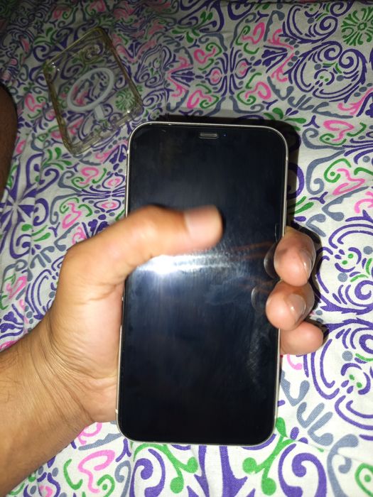 Iphone 11 white 64gb good condition 10/10 battery health 100%