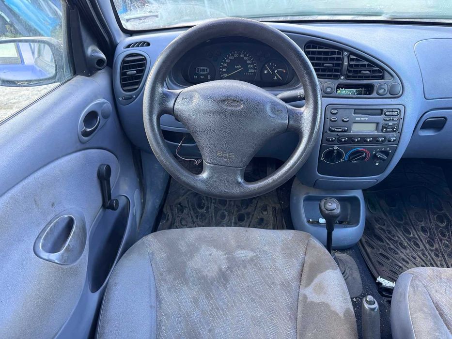 Ford fiesta 1998г. На части.