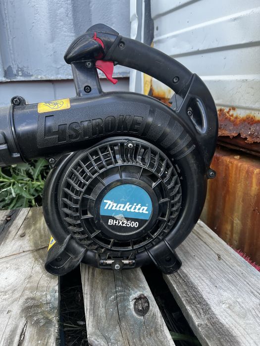Воздуходувка Makita