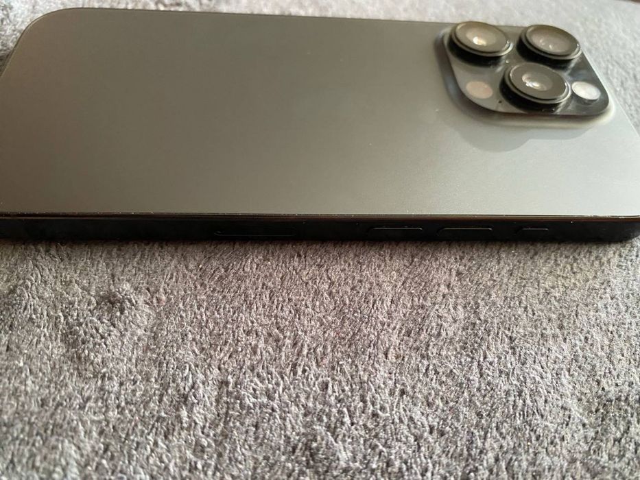 iPhone 16pro на 128гб