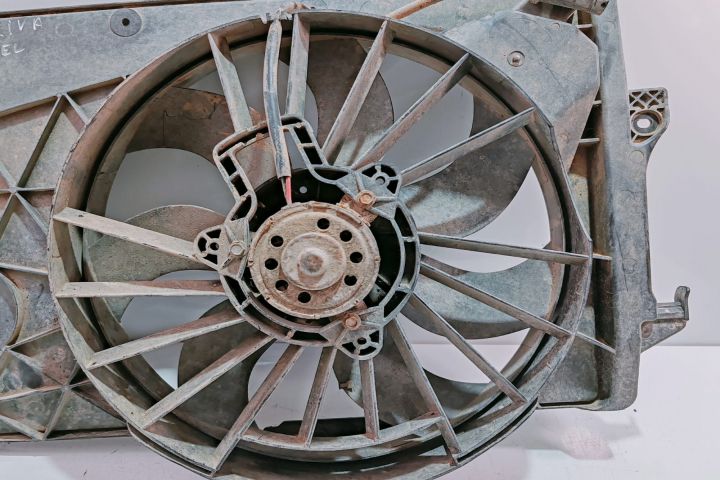 Electroventilator Racire  cu Suport 8240389 / 52401024 Opel Meriva pr