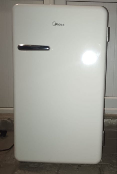 Небольшой холодильник