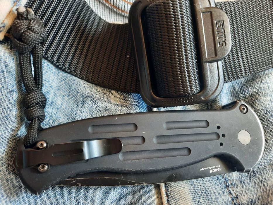 Здрав и надежден стоманен клипс за нож – сигурност и удобство в едно!