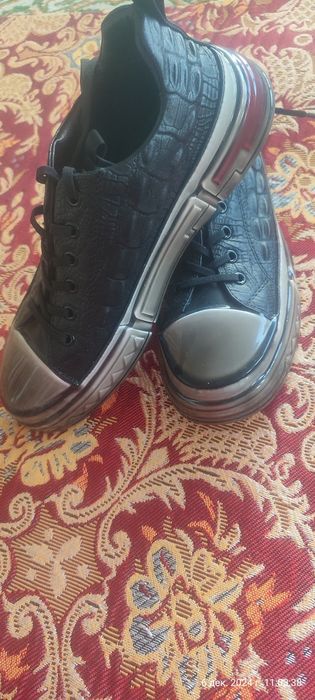 Продается кеды новые