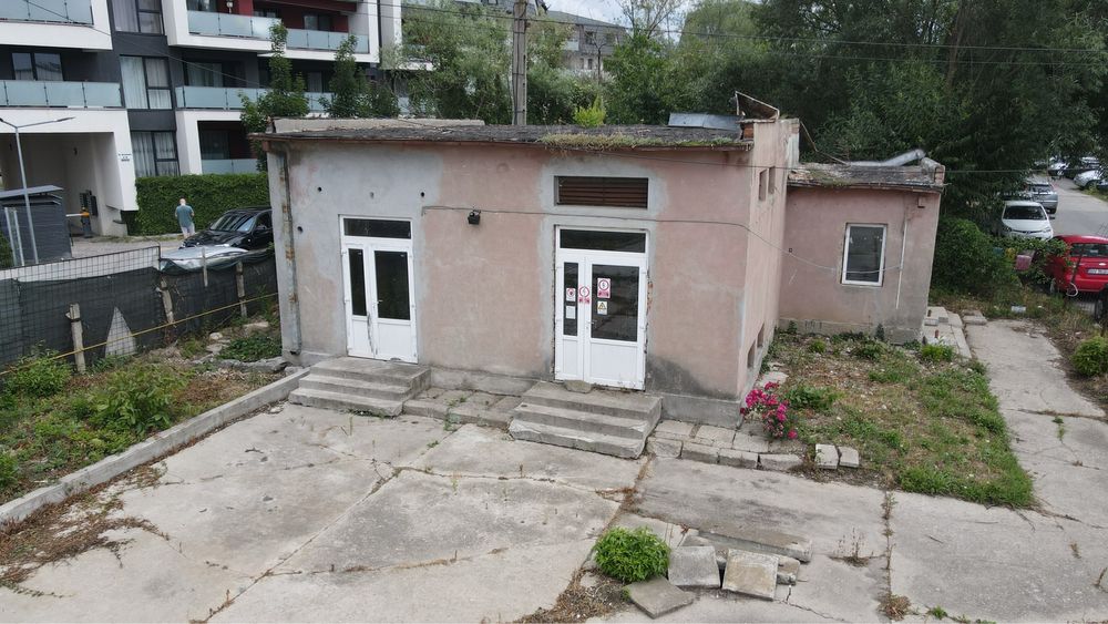 Teren cu hală de închiriat - str. 13 Dec