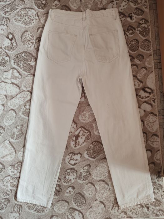 Бели дънки от Zara