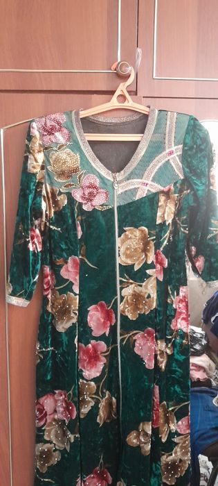 Платье со штанами.