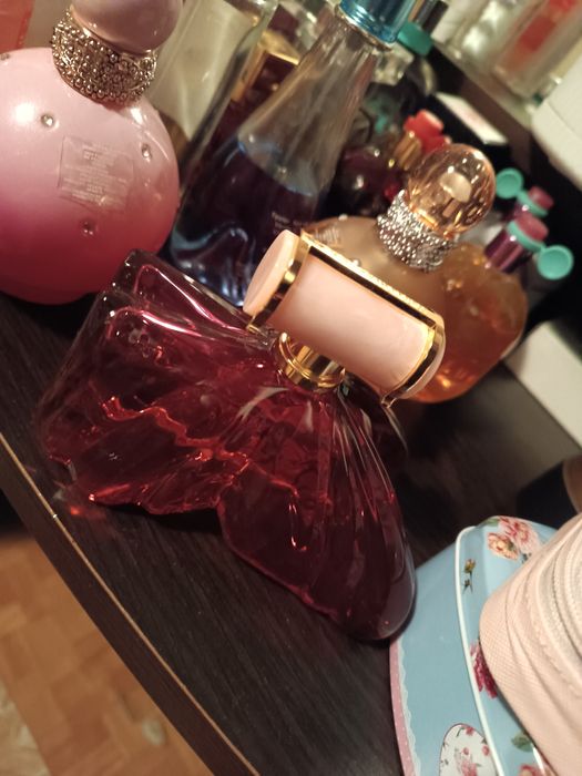 Carolina Herrera La Bomba