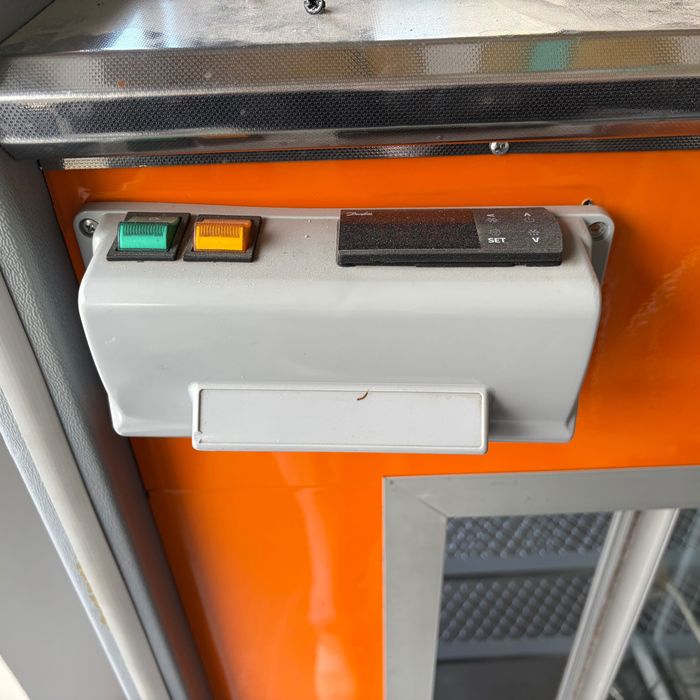 Хладилна витрина