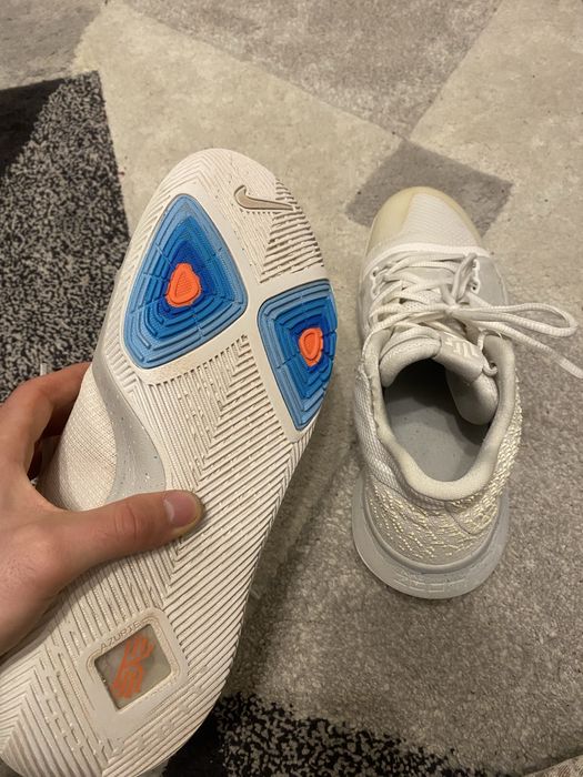 Nike ZOOM Kyrie 3 Ivory