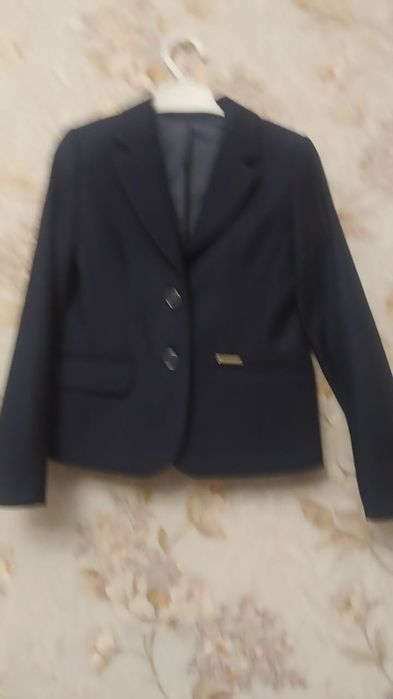 Продам школьные пиджаки и сарафаны