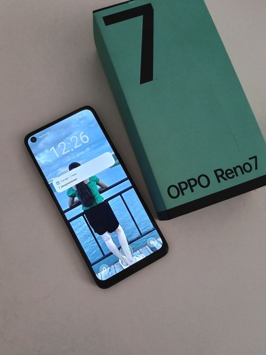 Продам смартфон Oppo reno7