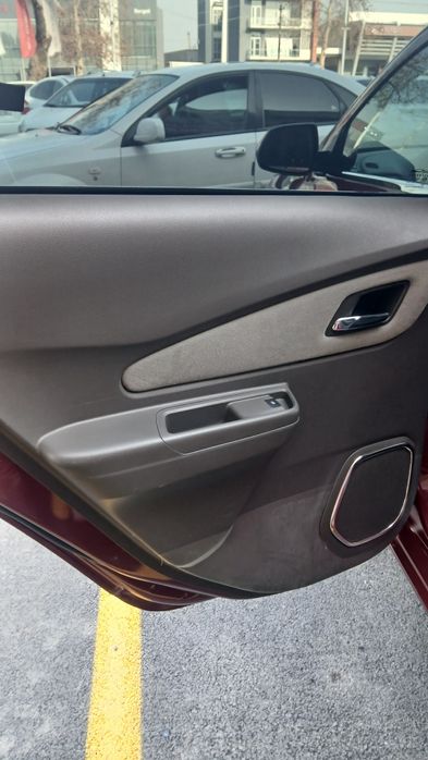 Moshina 1 qol salondan olinga kraskasi toza faqat 92 95 benzinda yurga