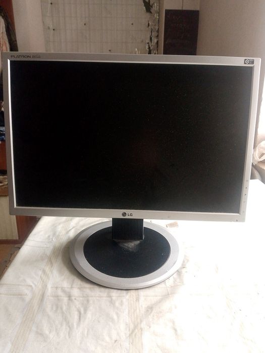 Продам манитор для компьютера