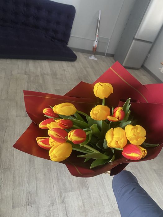 тюлпан 600тг готовый букет,штучный