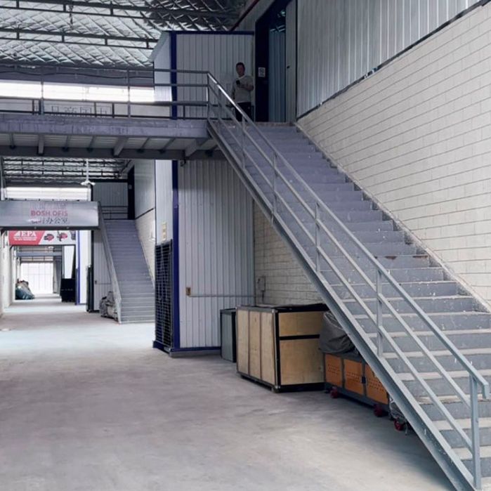 Аркбулок (Ark Buloq) савдо мажмуасида дўкон сотилади!