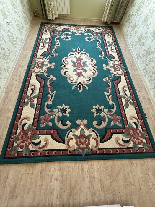 Кілем сатылады размері 2,5 х 4