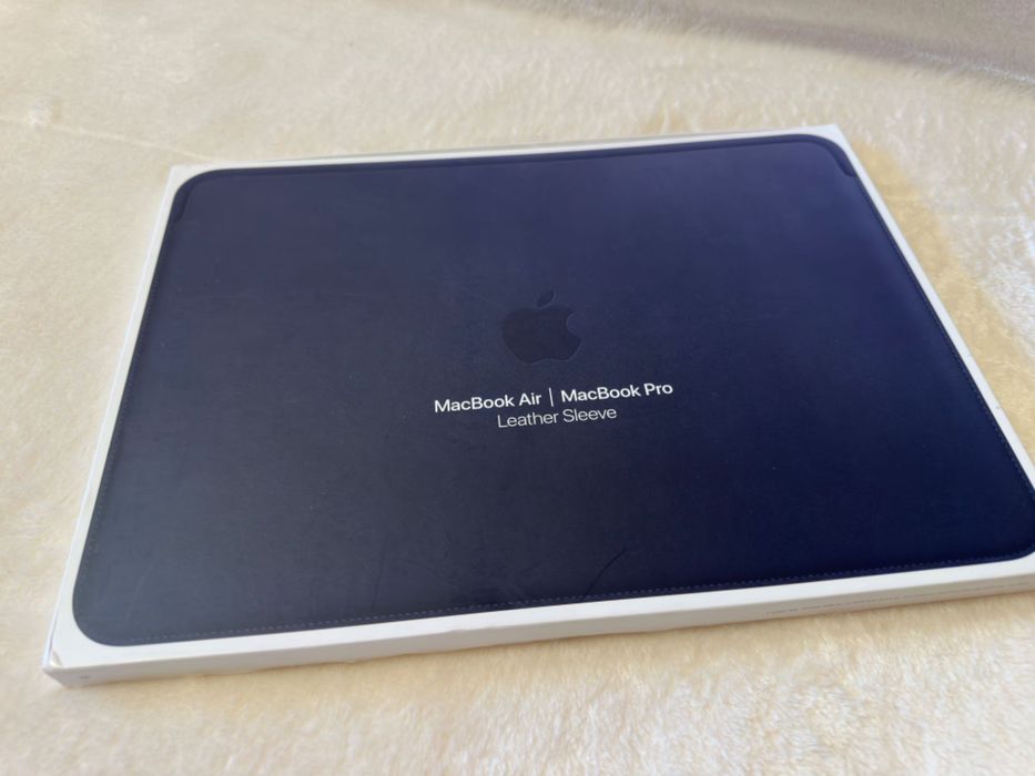 MacBook Air and MacBook Pro (13-inch)?Leather Sleeve Midnight Blue