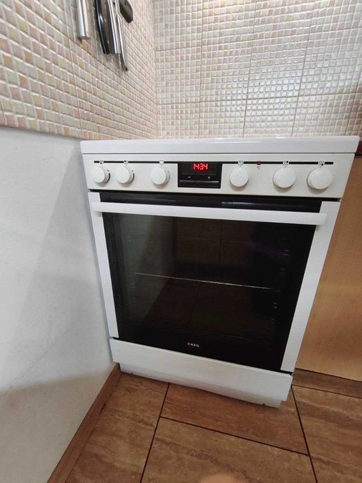 Свободностояща фурна AEG 60см