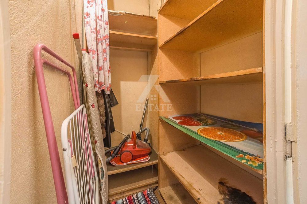 Продава 2- стаен апартамент в ж. кв. Борово- гр. София