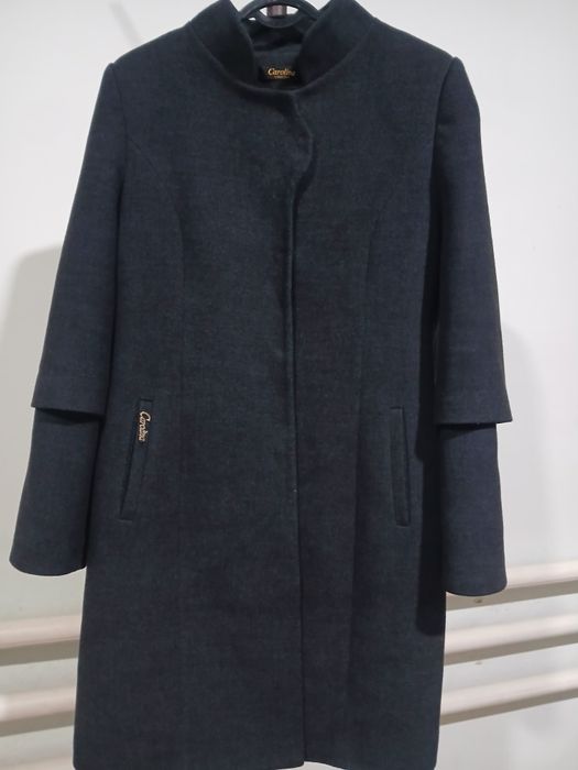 Ayollar paltosi Carolina – zamonaviy, deyarli yangi