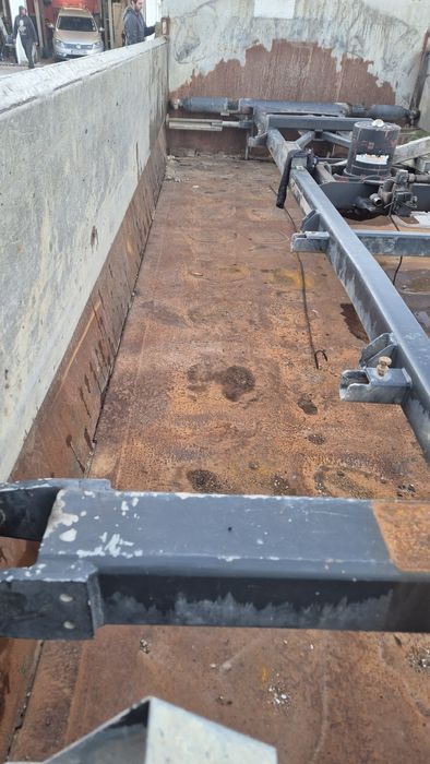 Самосвален кош тристранен