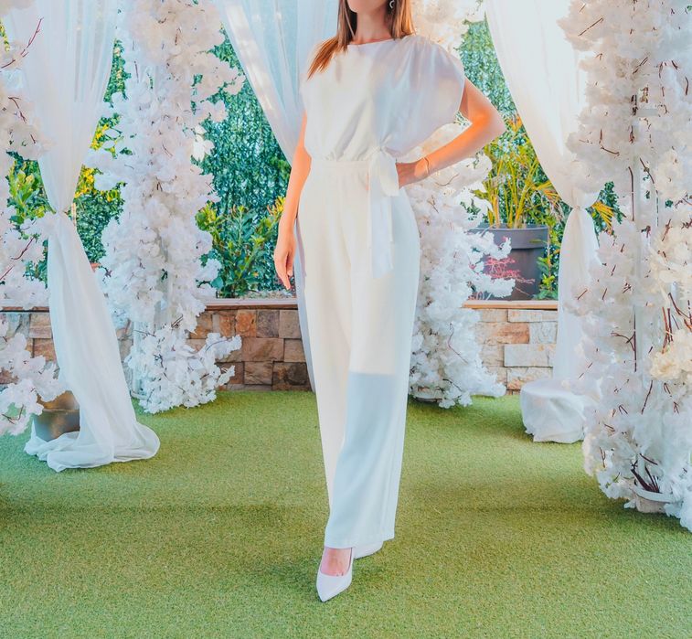 Страхотен бял гащеризон