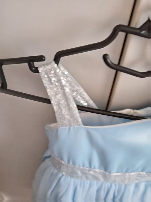 Продам нарядные платья