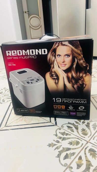 Хлебопечь Redmond RBM-1908.