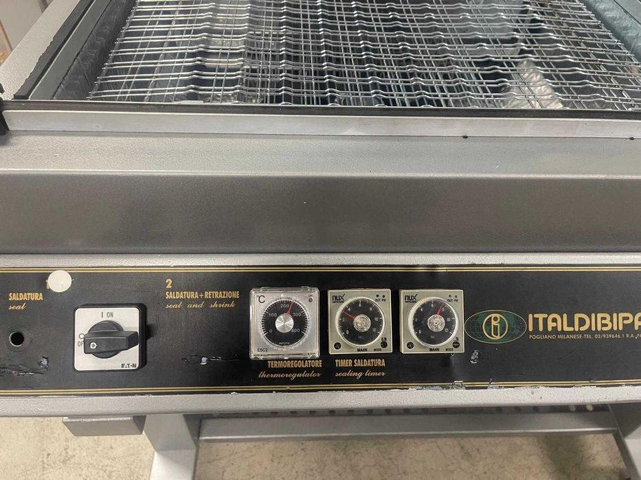 Masina de ambalat cu folie termocontractibila