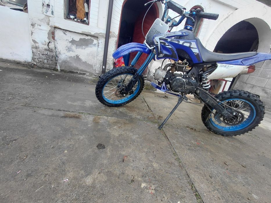Urgent!Cross 125 cc e bun pentru înepatori