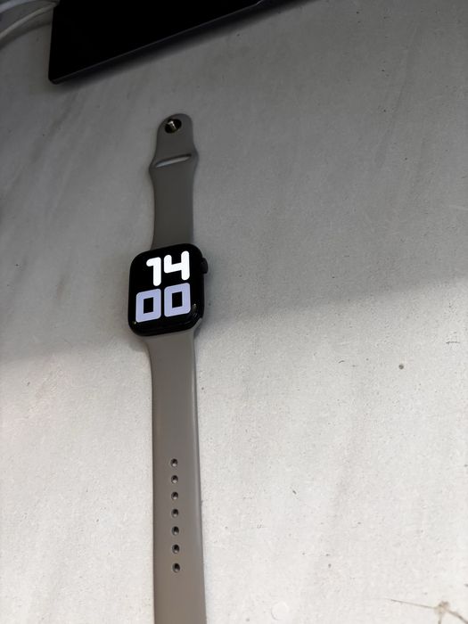 Продам Apple Watch SE 2.
