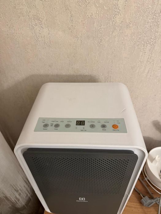 Продам осушитель воздуха Electrolux

Продаётся осушитель воздуха Elect