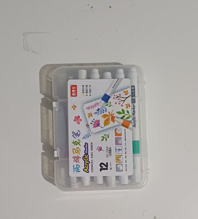 Фломастеры в коробке