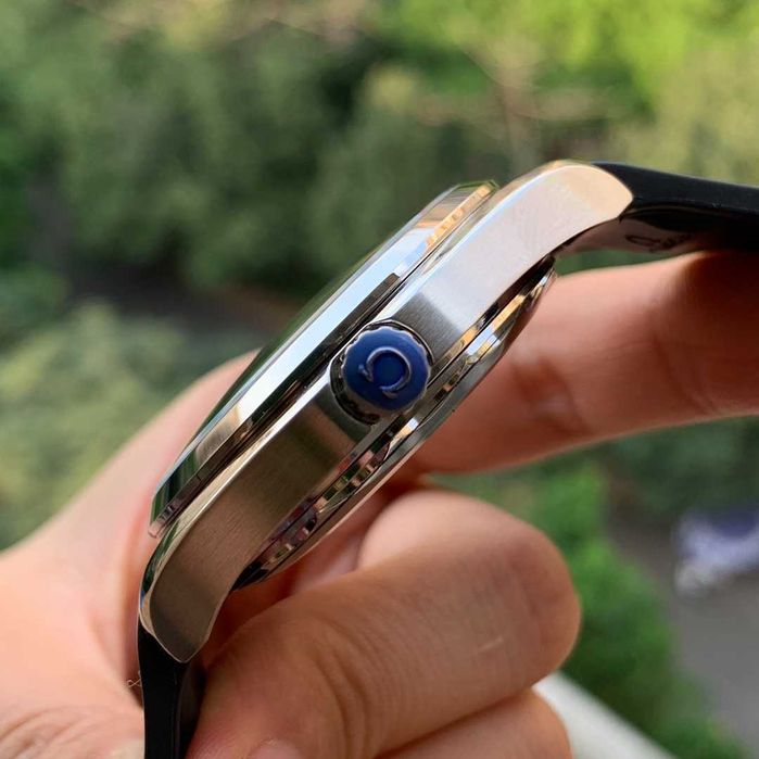 OMEGA Seamaster Aqua Terra cu mecanism automat