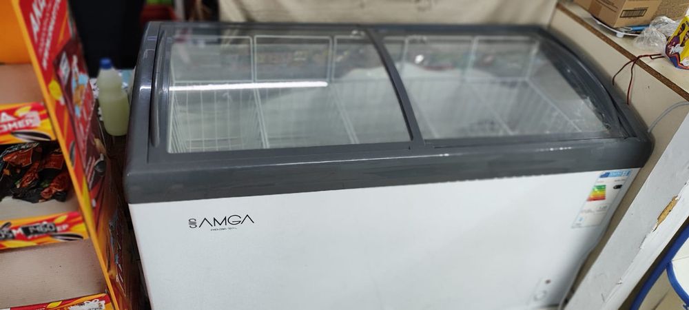 Продам морозильную витрину