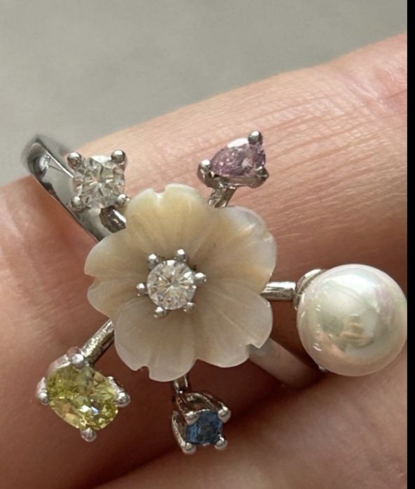 Италиански красив с цвете от седеф