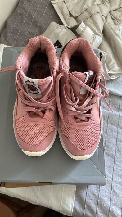 Продам баскетбольные кроссовки