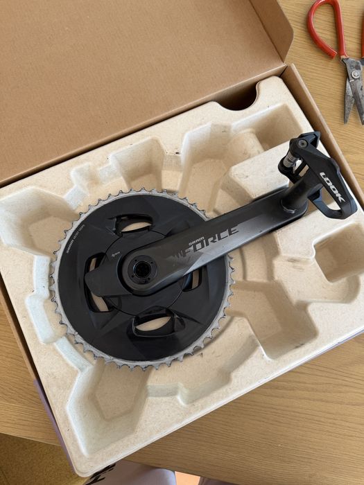 Angrenaj SRAM Force AXS cu PowerMeter