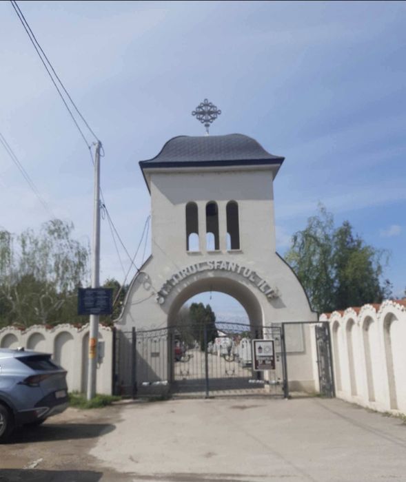 Cedez concesiune Loc de veci cu 3 cripte cimitirul Sf.Ilie Pipera