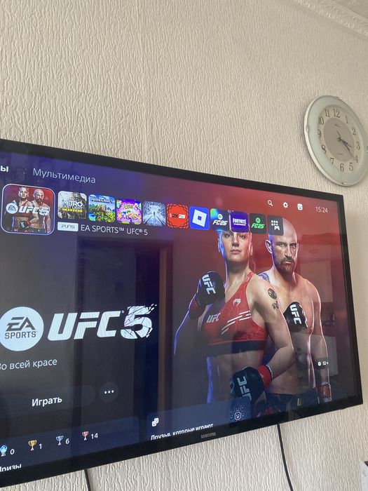 Плестейшон 5 слим , внутры есть игры